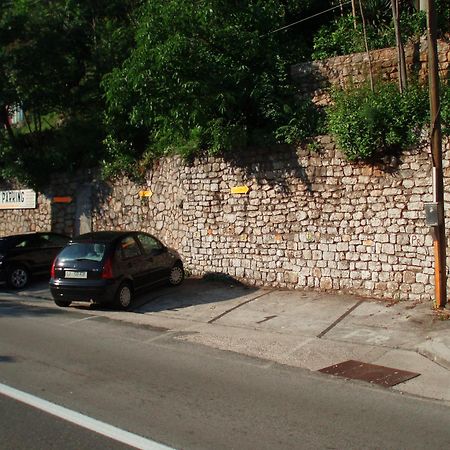 Apartments And Rooms Deskovic Moscenicka Draga Bagian luar foto