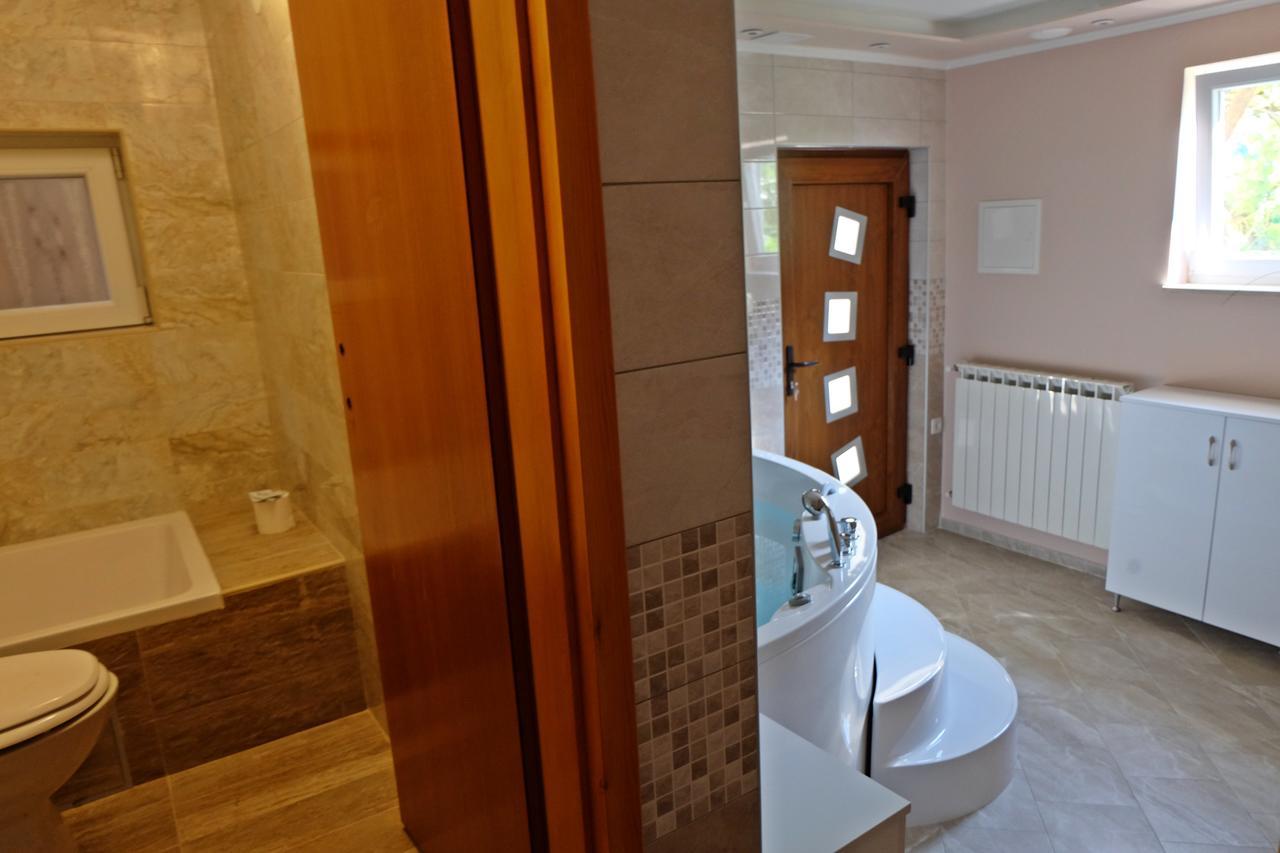 Apartments And Rooms Deskovic Moscenicka Draga Bagian luar foto