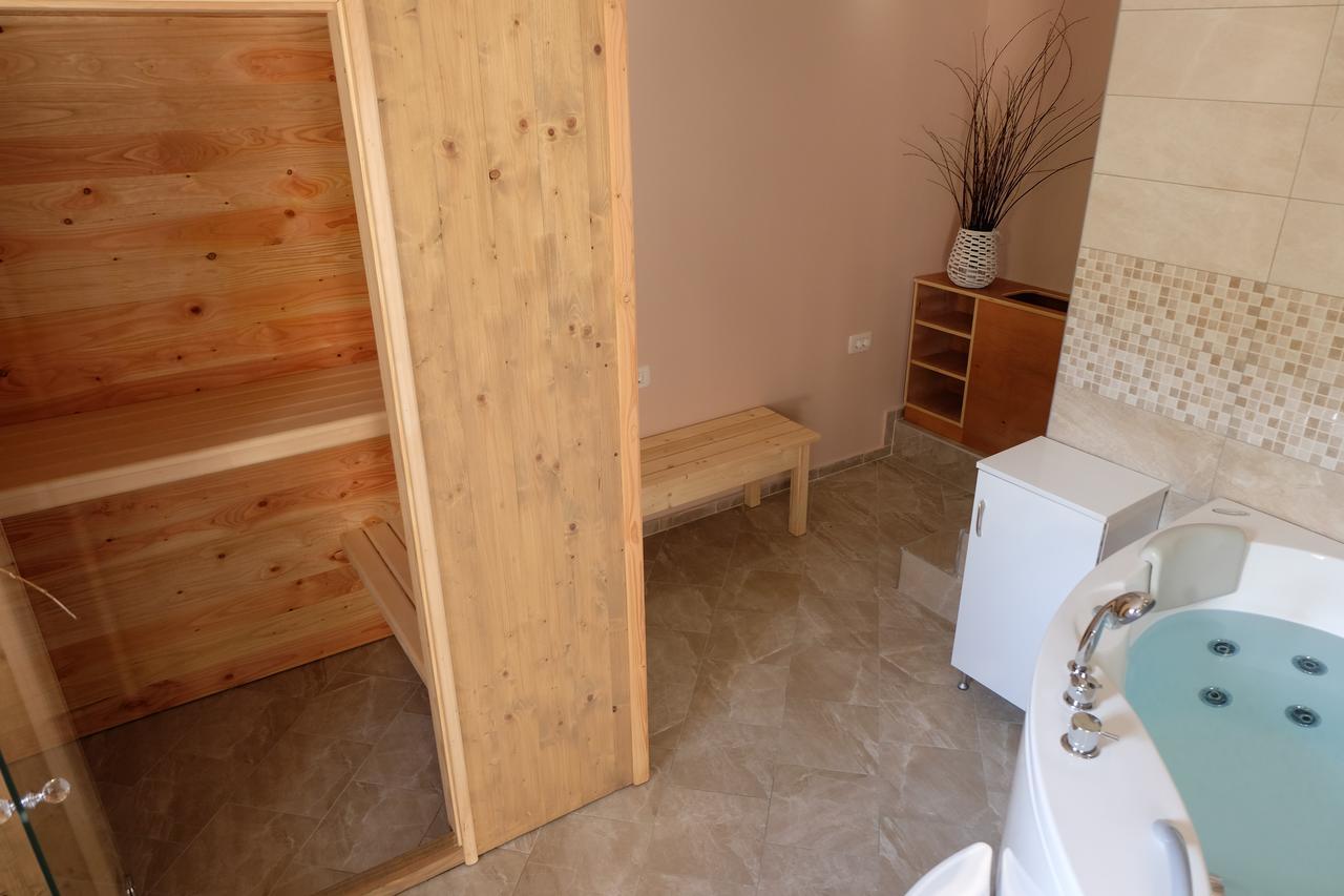 Apartments And Rooms Deskovic Moscenicka Draga Bagian luar foto