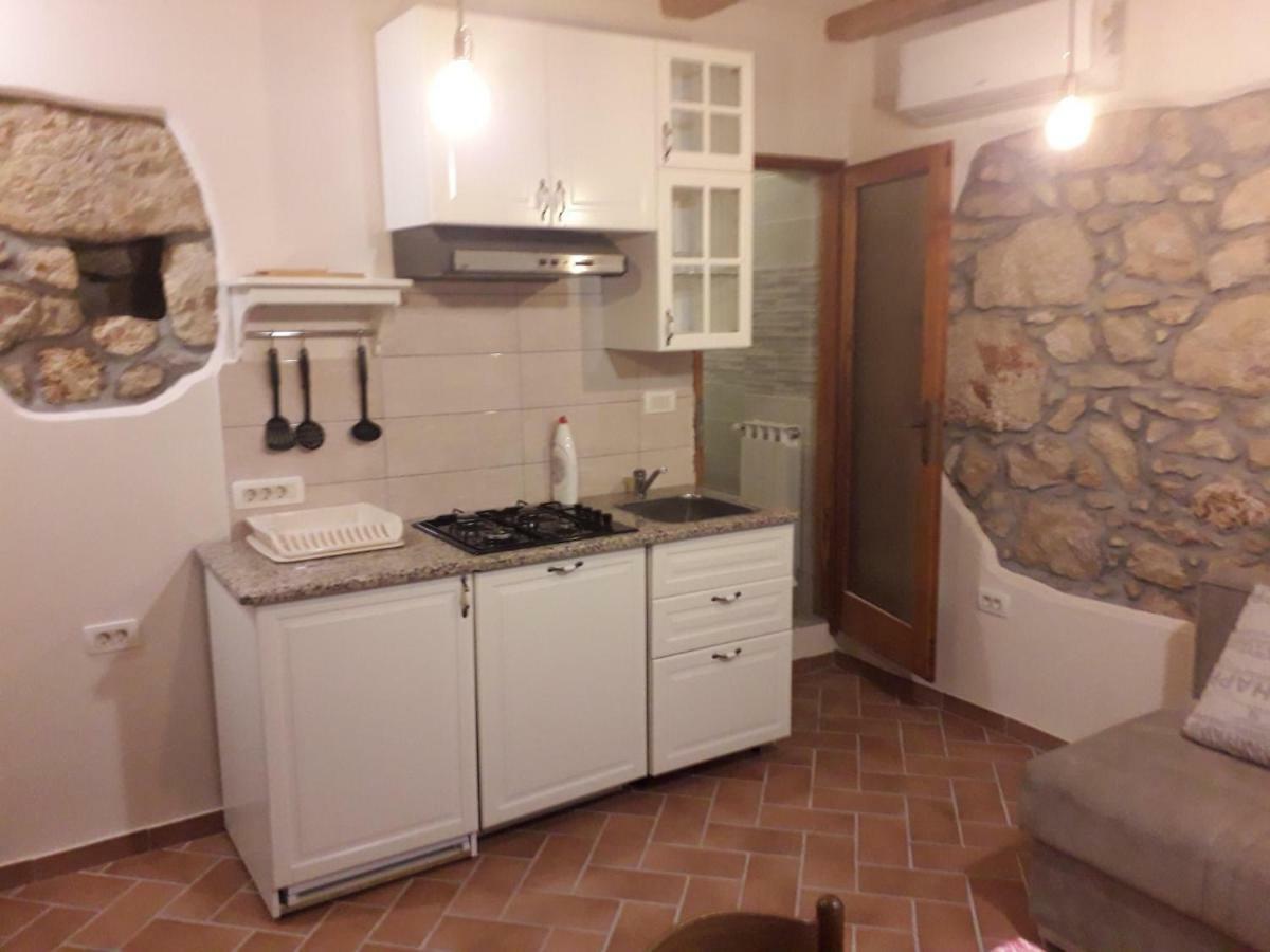 Apartments And Rooms Deskovic Moscenicka Draga Bagian luar foto